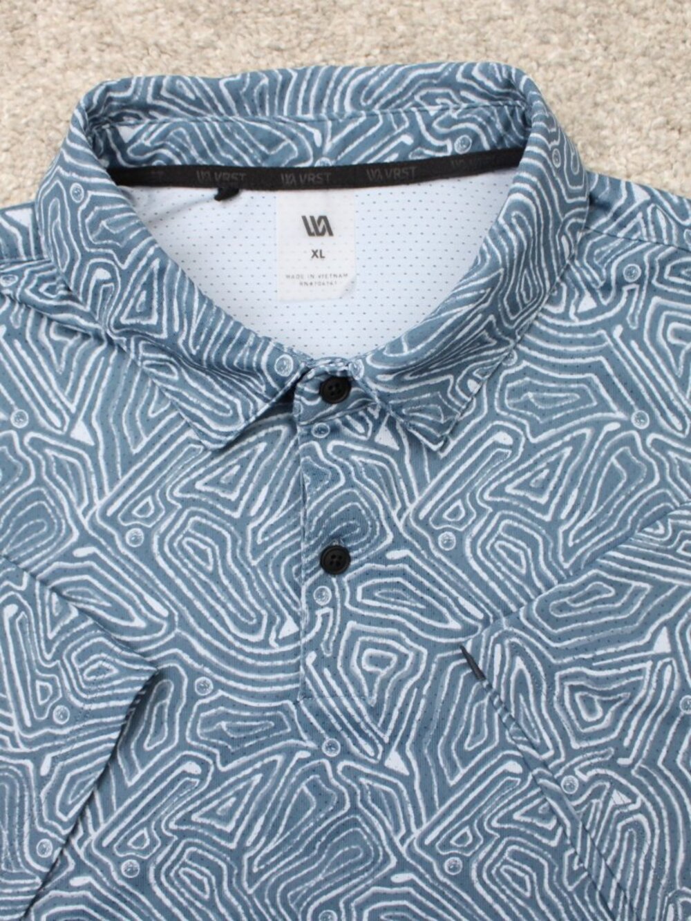 VRST Polo Shirt Mens XL Blue Geometric Golf Poly Stretch Short Sleeve Athletic